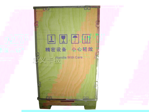 金属包边木箱